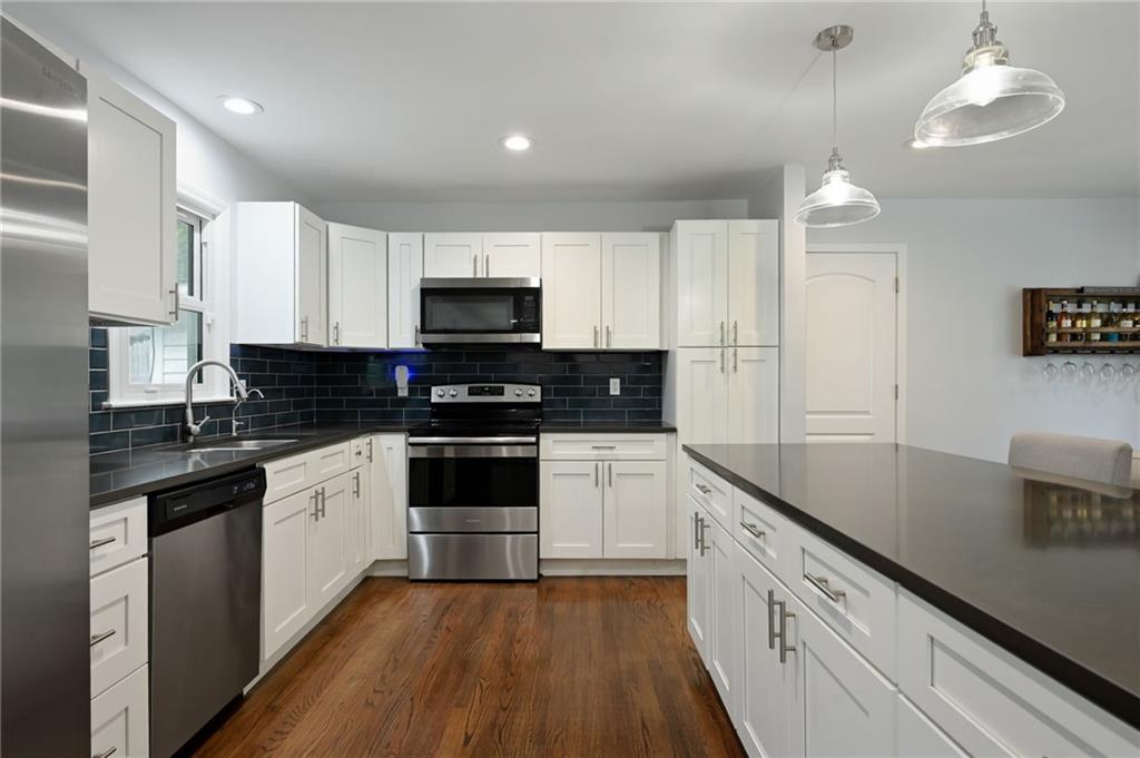 10004 Holly Street Property Photo 14