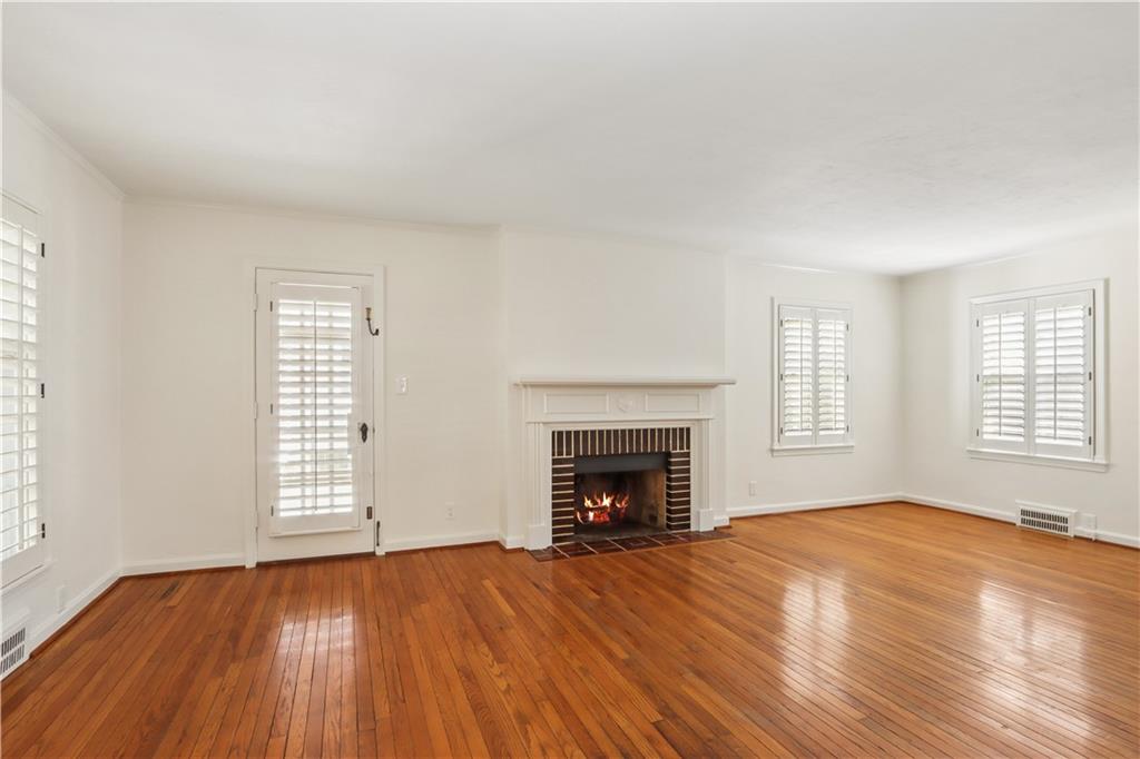 1235 W Gregory Boulevard Property Photo 2