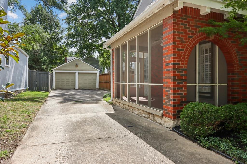 1235 W Gregory Boulevard Property Photo 19
