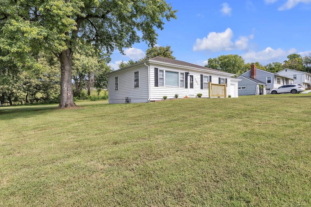 3801 Powers Drive Property Photo 3