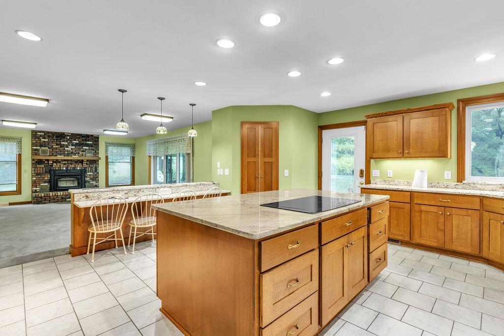 4715 Amazonia Road Property Photo 7