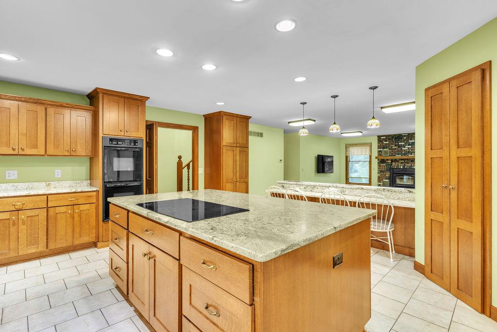 4715 Amazonia Road Property Photo 8