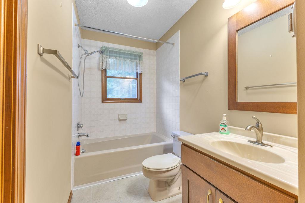 4715 Amazonia Road Property Photo 30