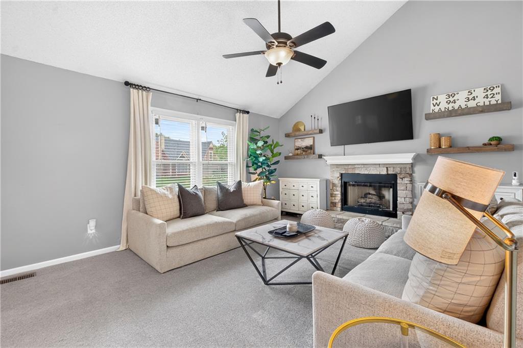 1538 W Dartmouth Street Property Photo 2