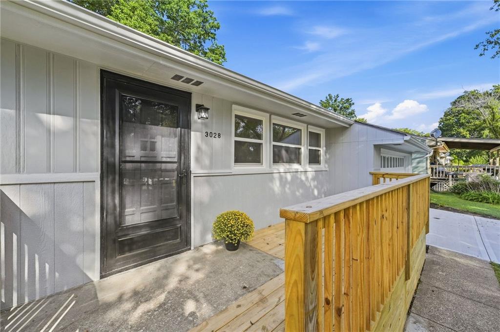 3028 S Hedges Avenue Property Photo 4
