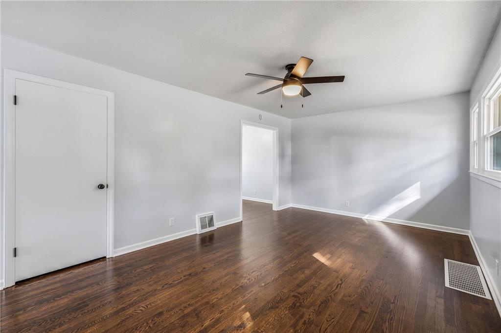 3028 S Hedges Avenue Property Photo 8
