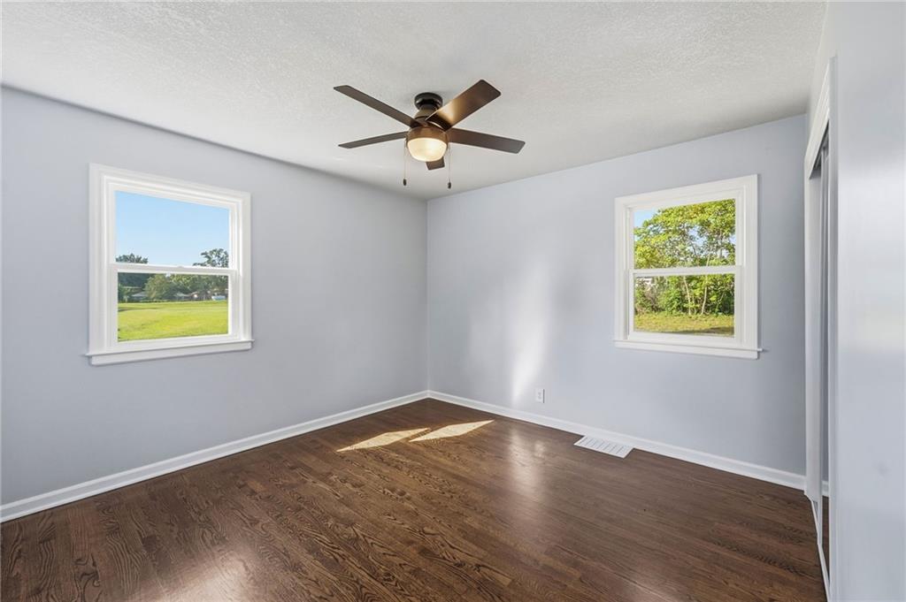 3028 S Hedges Avenue Property Photo 16