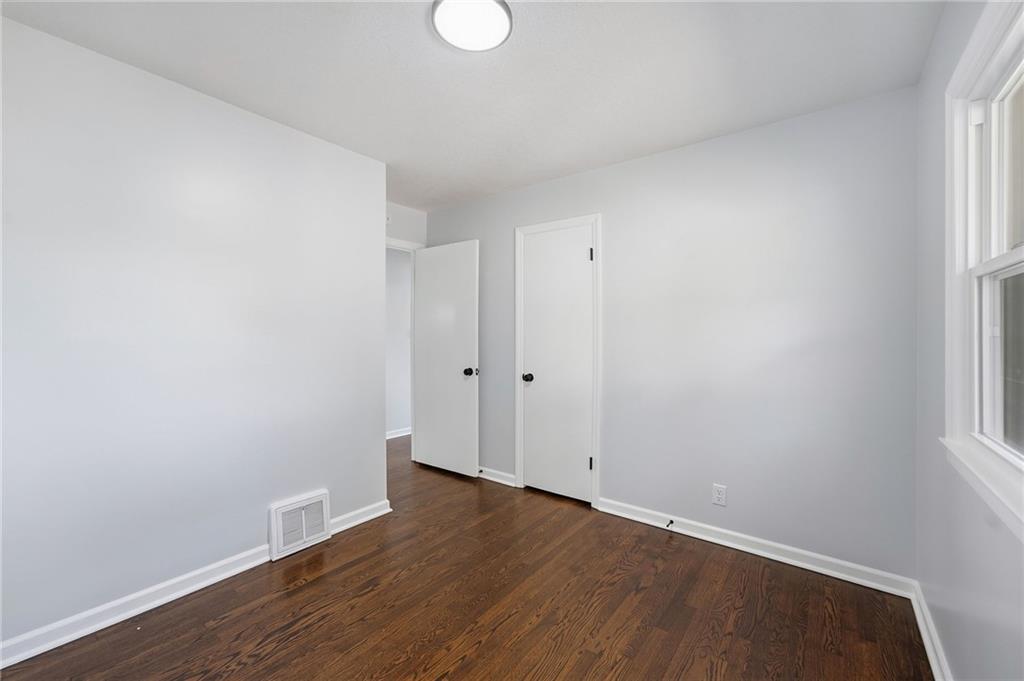 3028 S Hedges Avenue Property Photo 19