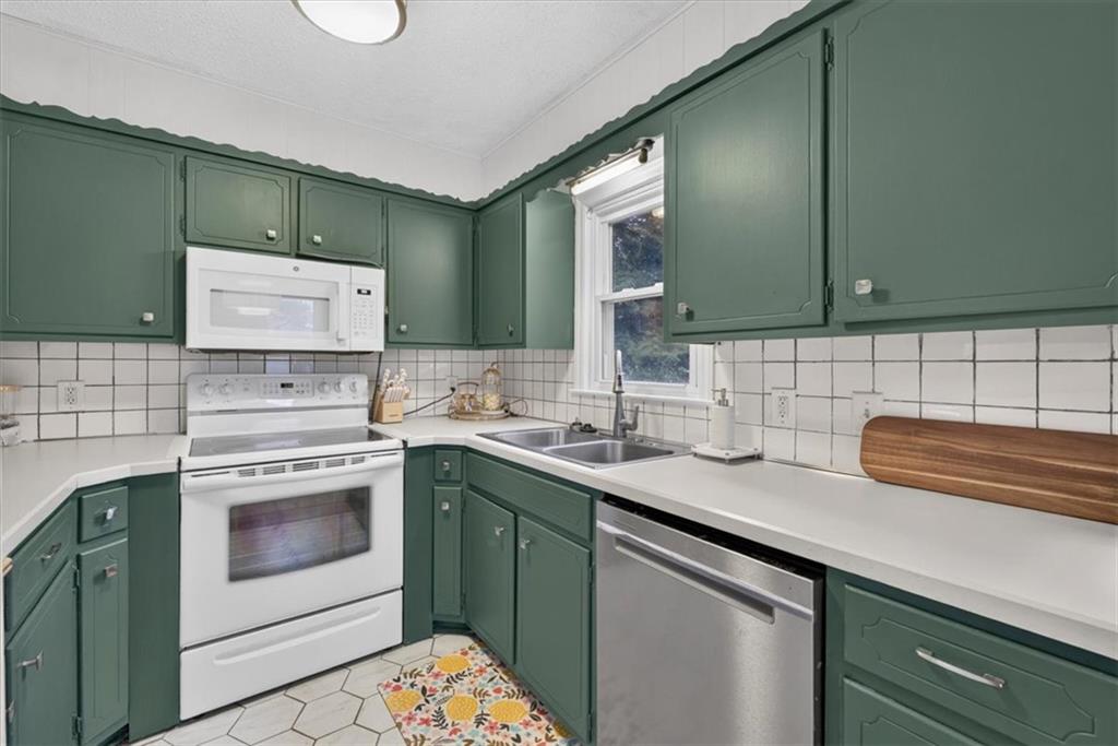 3611 S Spring Street Property Photo 7