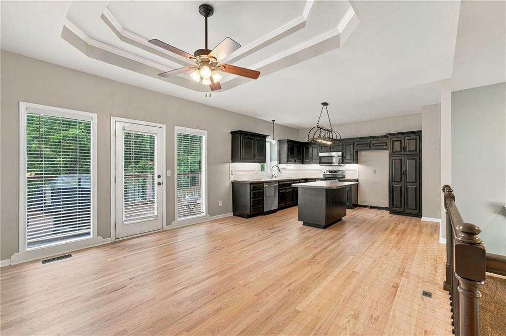 7552 N Tullis Avenue Property Photo 8