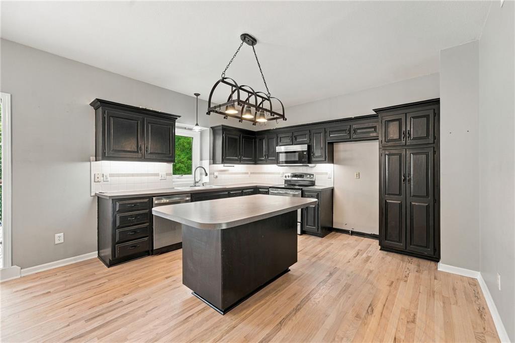 7552 N Tullis Avenue Property Photo 10