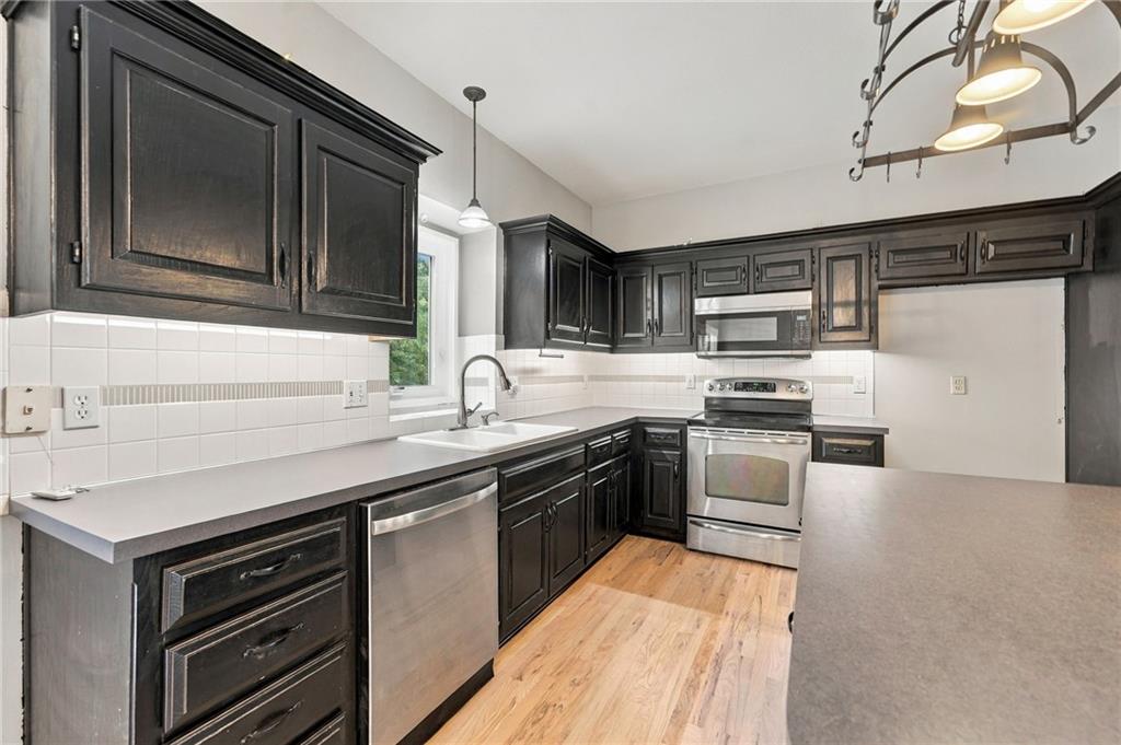 7552 N Tullis Avenue Property Photo 11