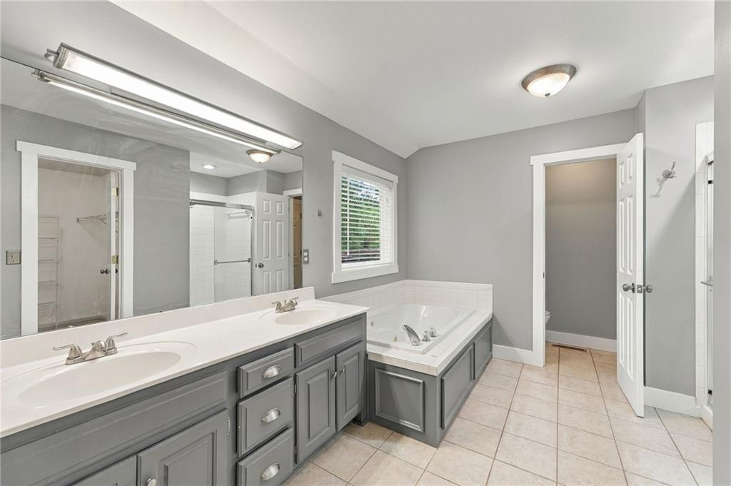 7552 N Tullis Avenue Property Photo 17