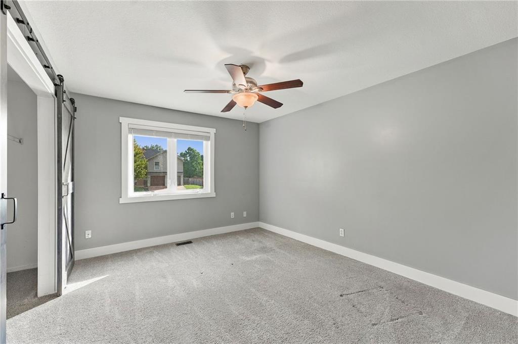 7552 N Tullis Avenue Property Photo 19