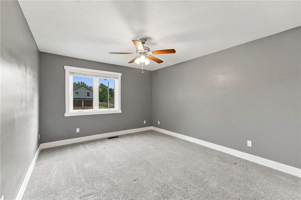 7552 N Tullis Avenue Property Photo 21