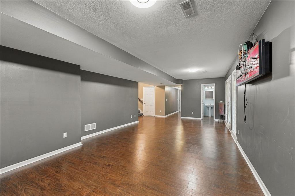7552 N Tullis Avenue Property Photo 26