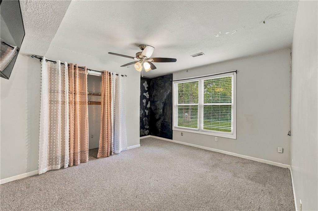7552 N Tullis Avenue Property Photo 29