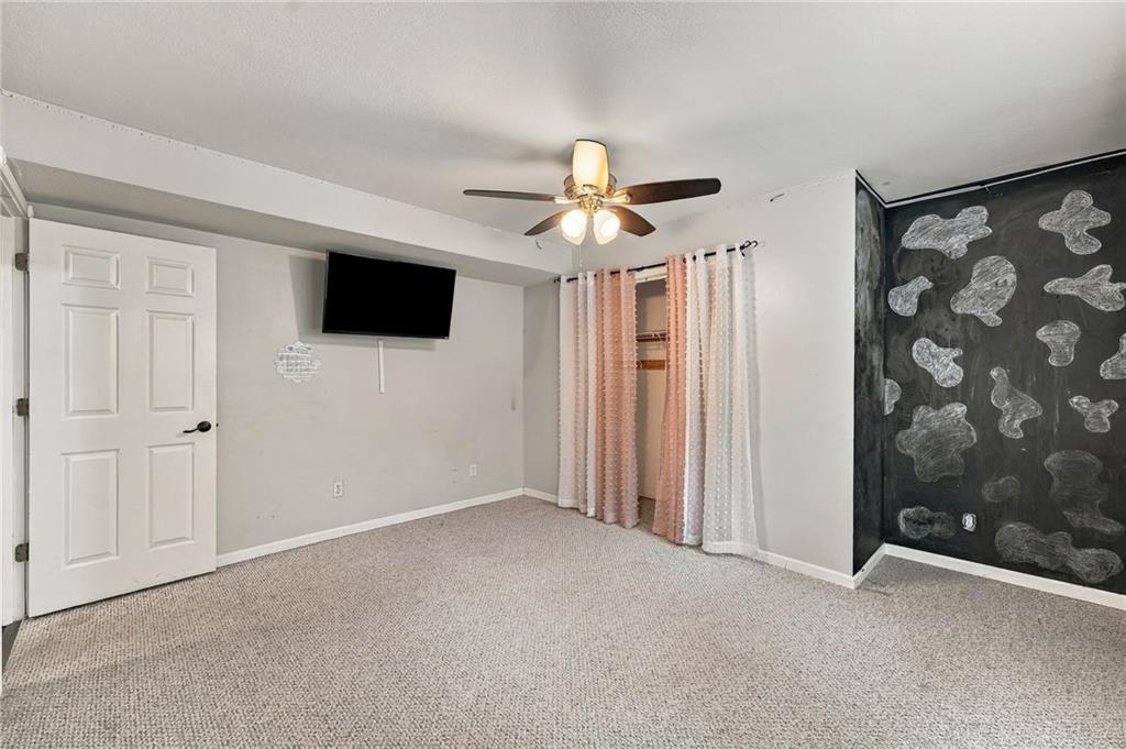 7552 N Tullis Avenue Property Photo 30