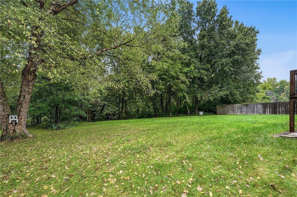 7552 N Tullis Avenue Property Photo 34