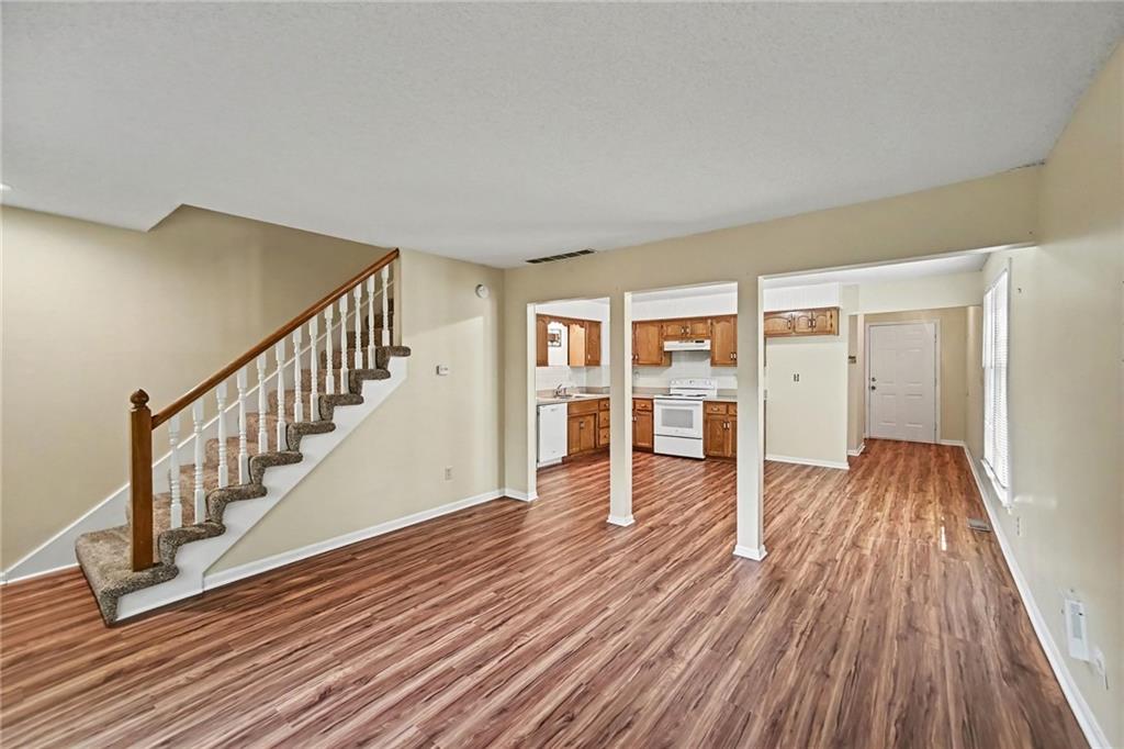 6904/6906 N Orchard Street Property Photo 2