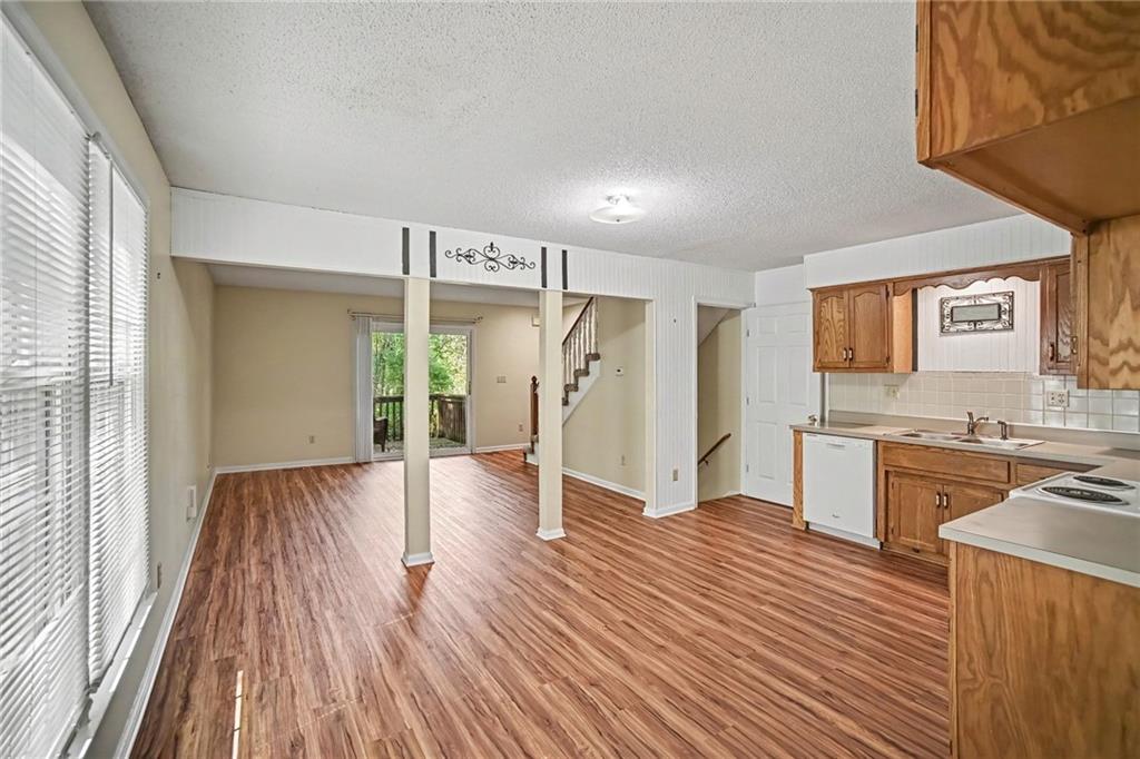 6904/6906 N Orchard Street Property Photo 4