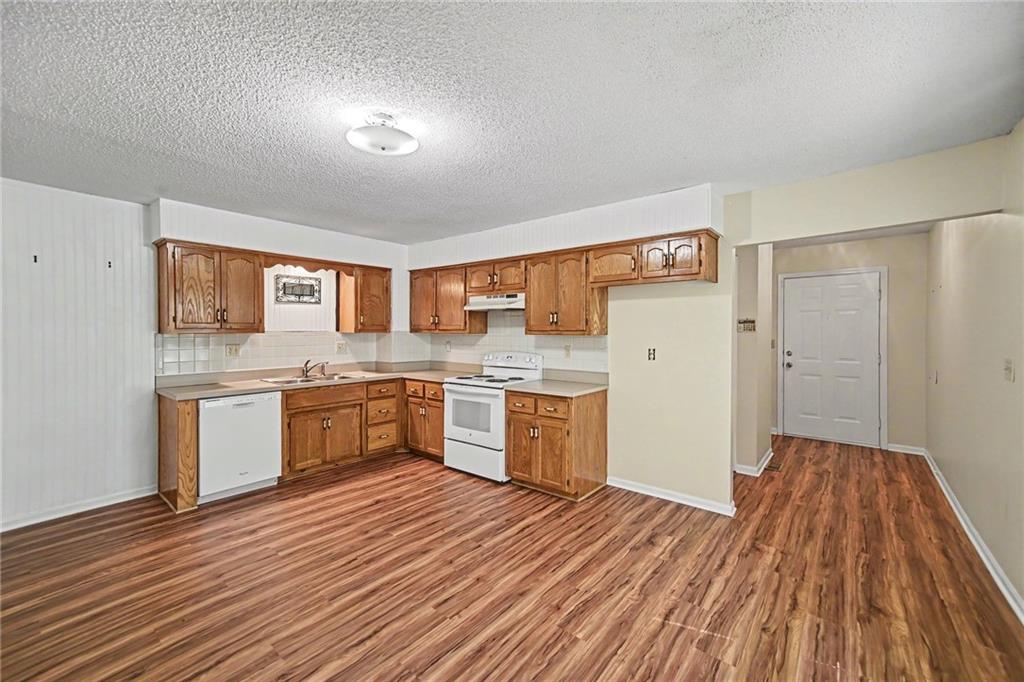 6904/6906 N Orchard Street Property Photo 5