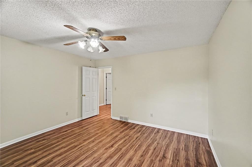 6904/6906 N Orchard Street Property Photo 8