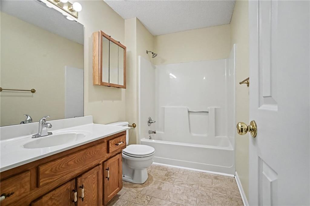 6904/6906 N Orchard Street Property Photo 12
