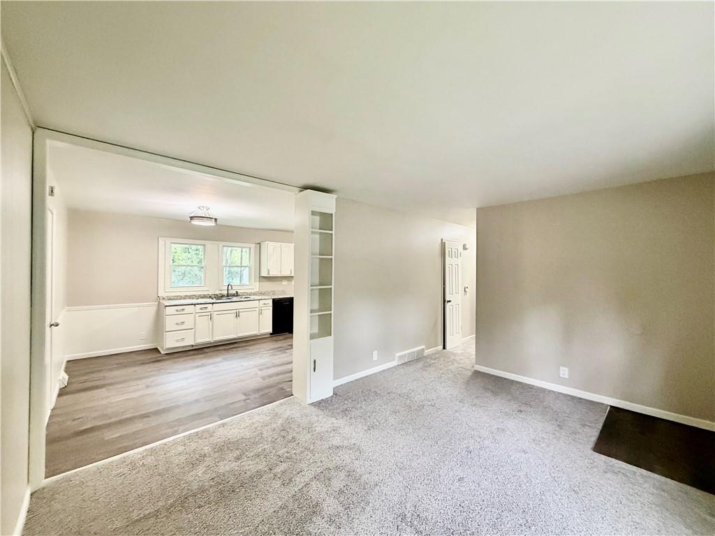 213 Park Avenue Property Photo 4