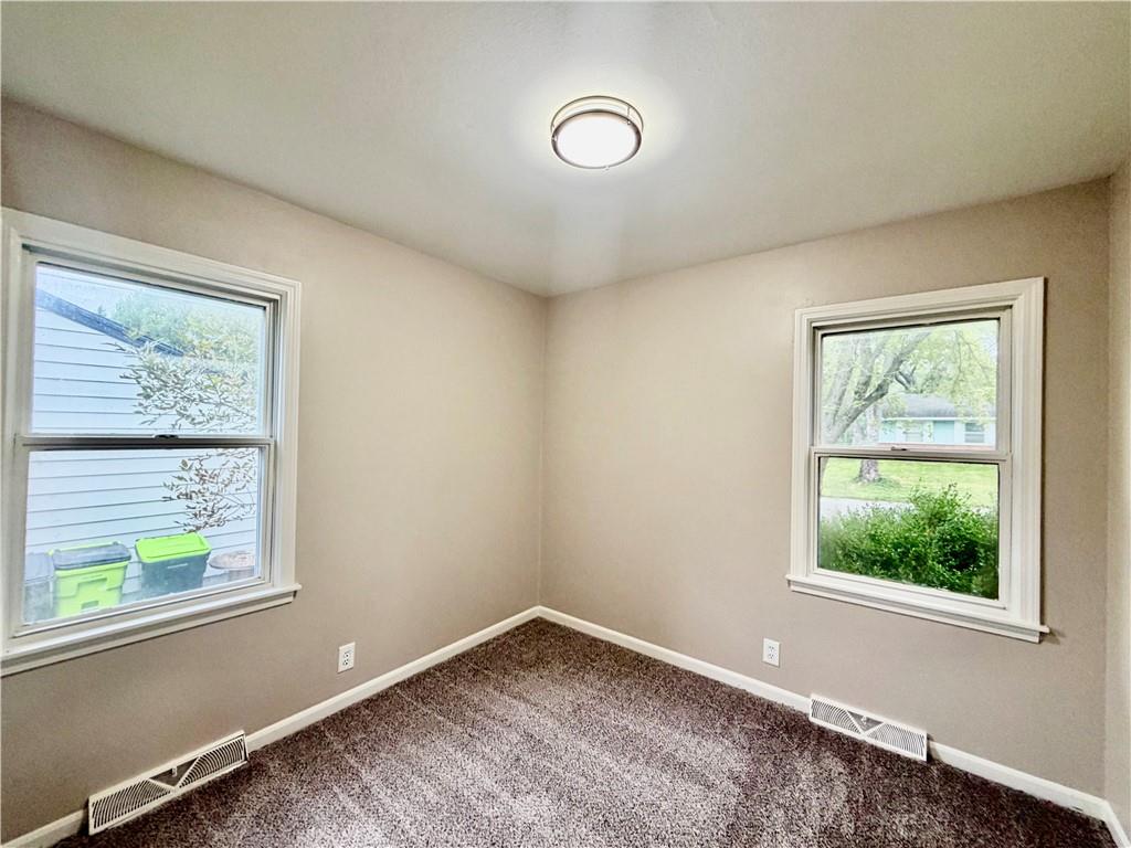 213 Park Avenue Property Photo 9