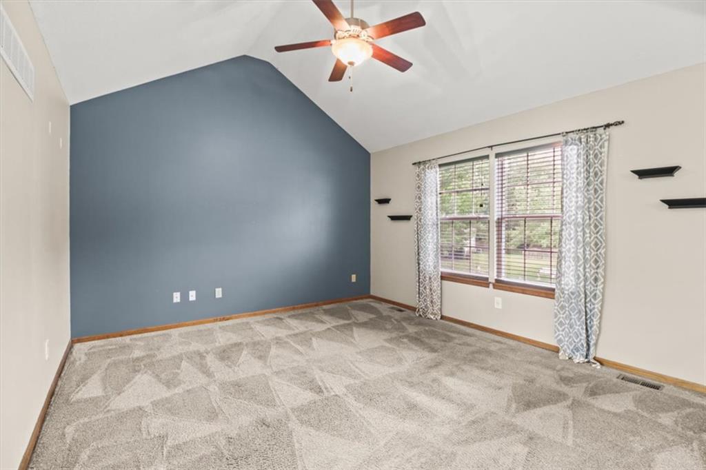 19600 E 10th Street Property Photo 5