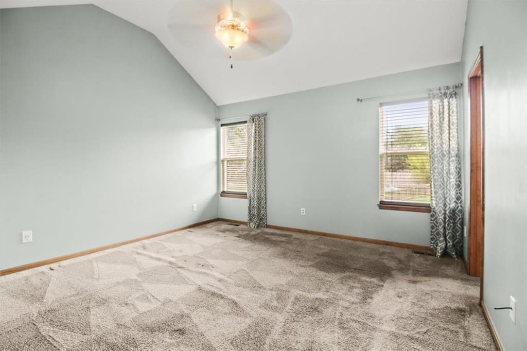 19600 E 10th Street Property Photo 12
