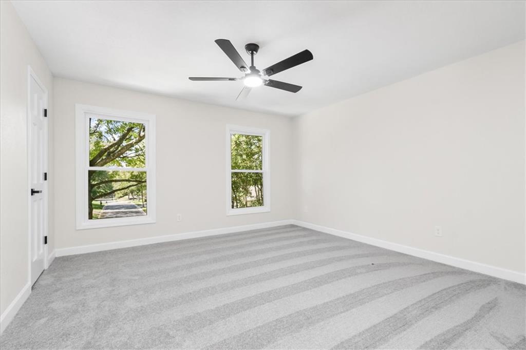 1402 Nw Weatherstone Lane Property Photo 32