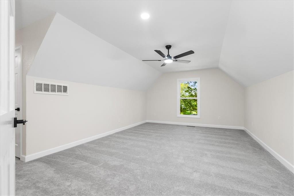 1402 Nw Weatherstone Lane Property Photo 33