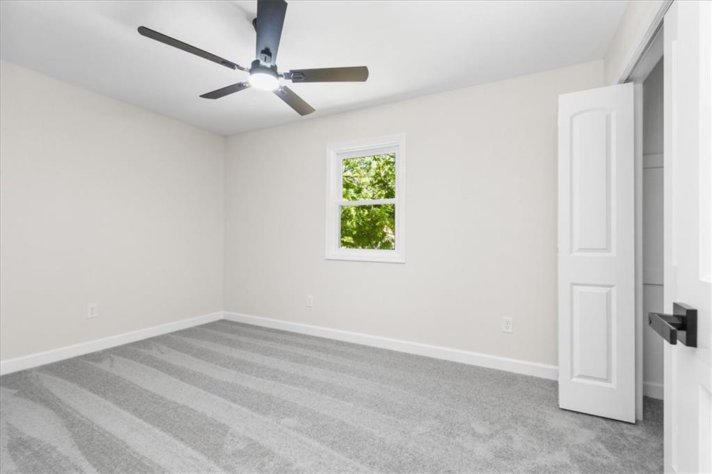1402 Nw Weatherstone Lane Property Photo 35