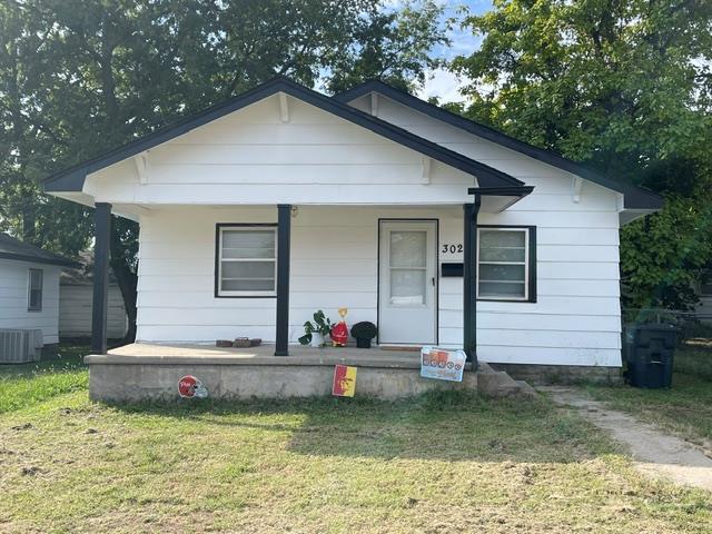 302 E Rose Street Property Photo 1