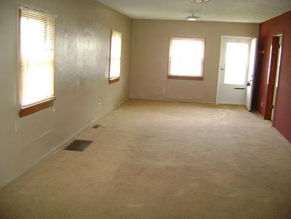 302 E Rose Street Property Photo 2