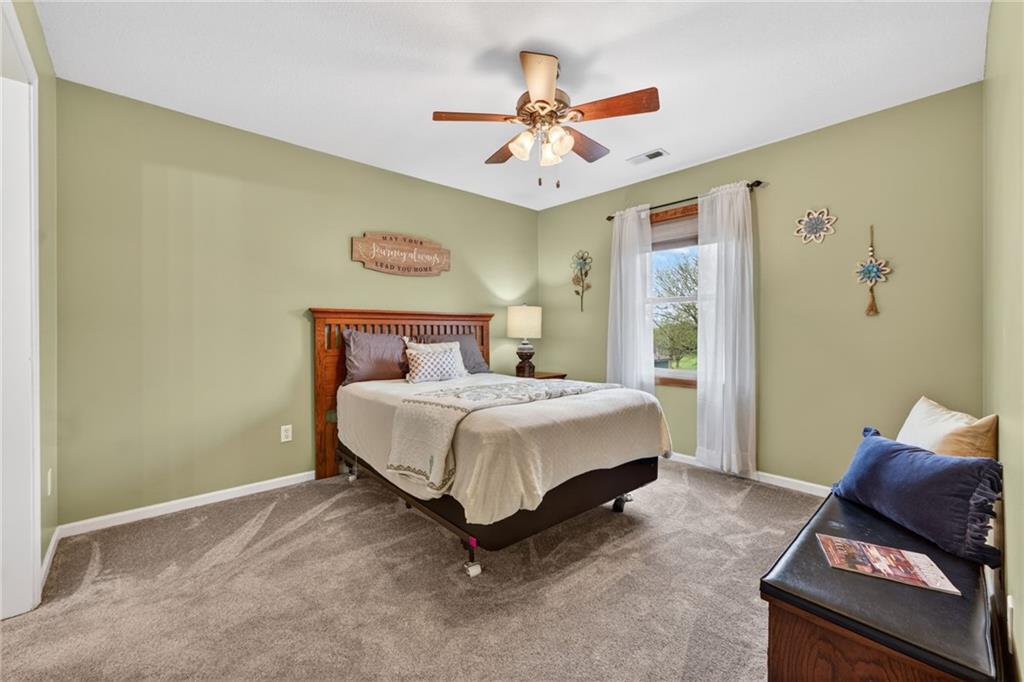 905 Florence Avenue Property Photo 39