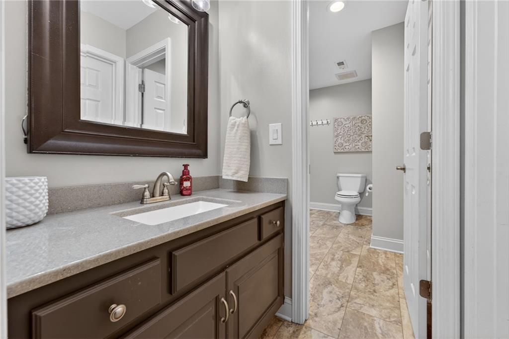 905 Florence Avenue Property Photo 43
