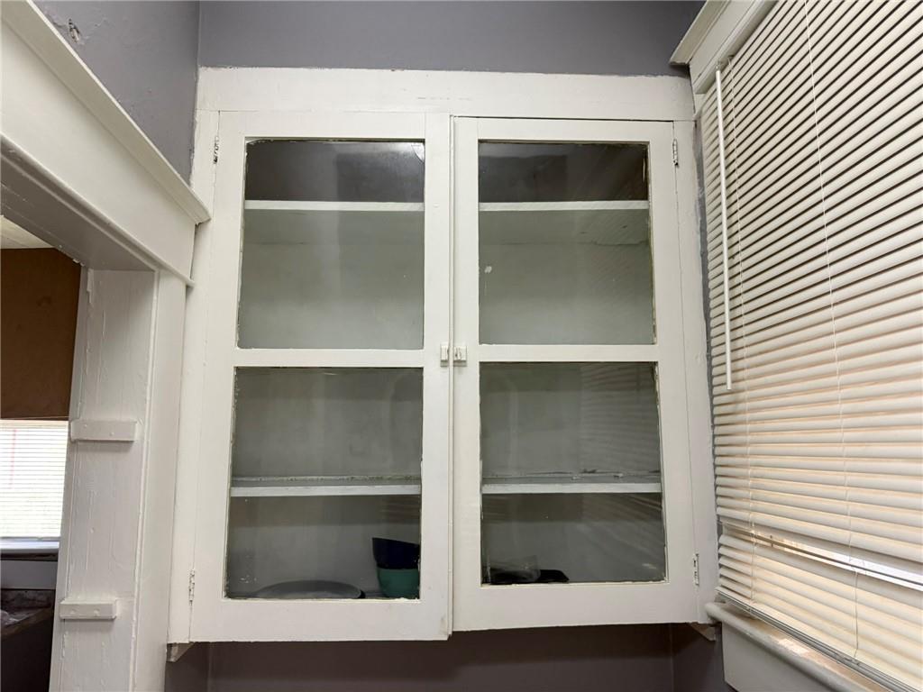2402 & 2404 Jules Street Property Photo 6