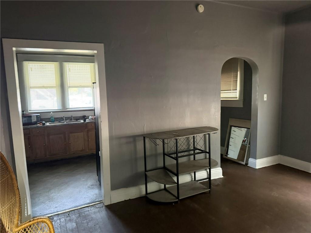 2402 & 2404 Jules Street Property Photo 14