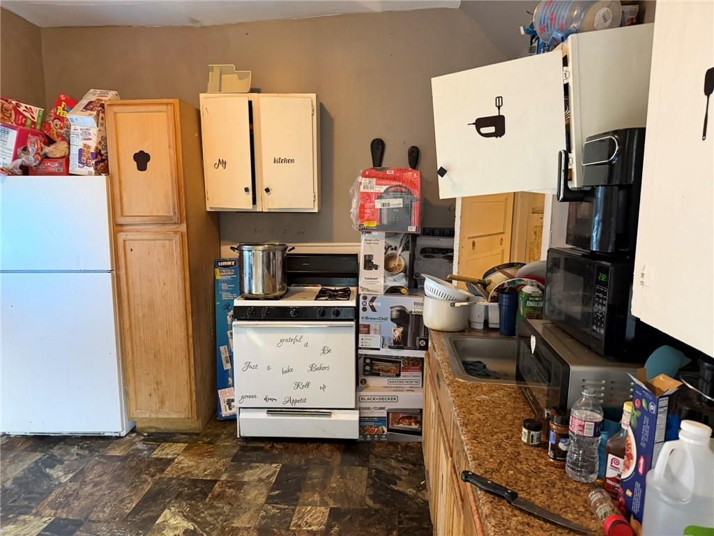 2402 & 2404 Jules Street Property Photo 18