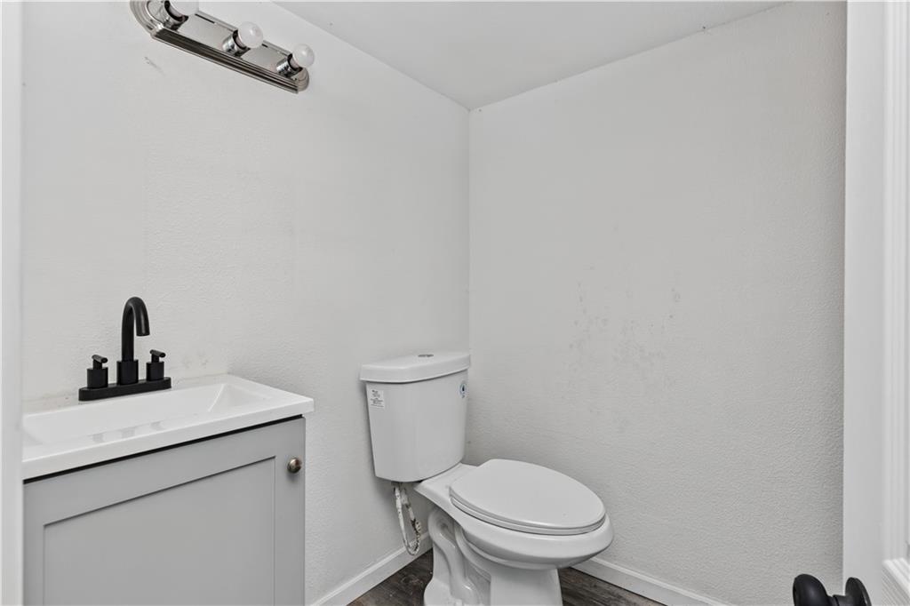 627 Sumner Avenue Property Photo 6