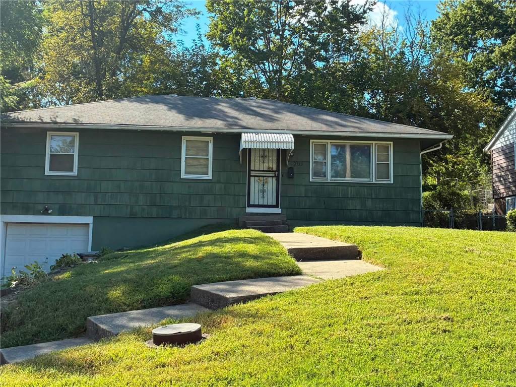 2538 Oakley Avenue Property Photo 1