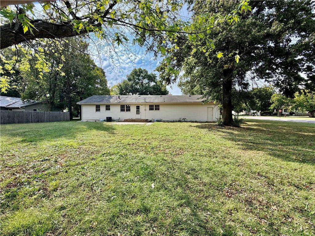 407 E Elm Street Property Photo 2