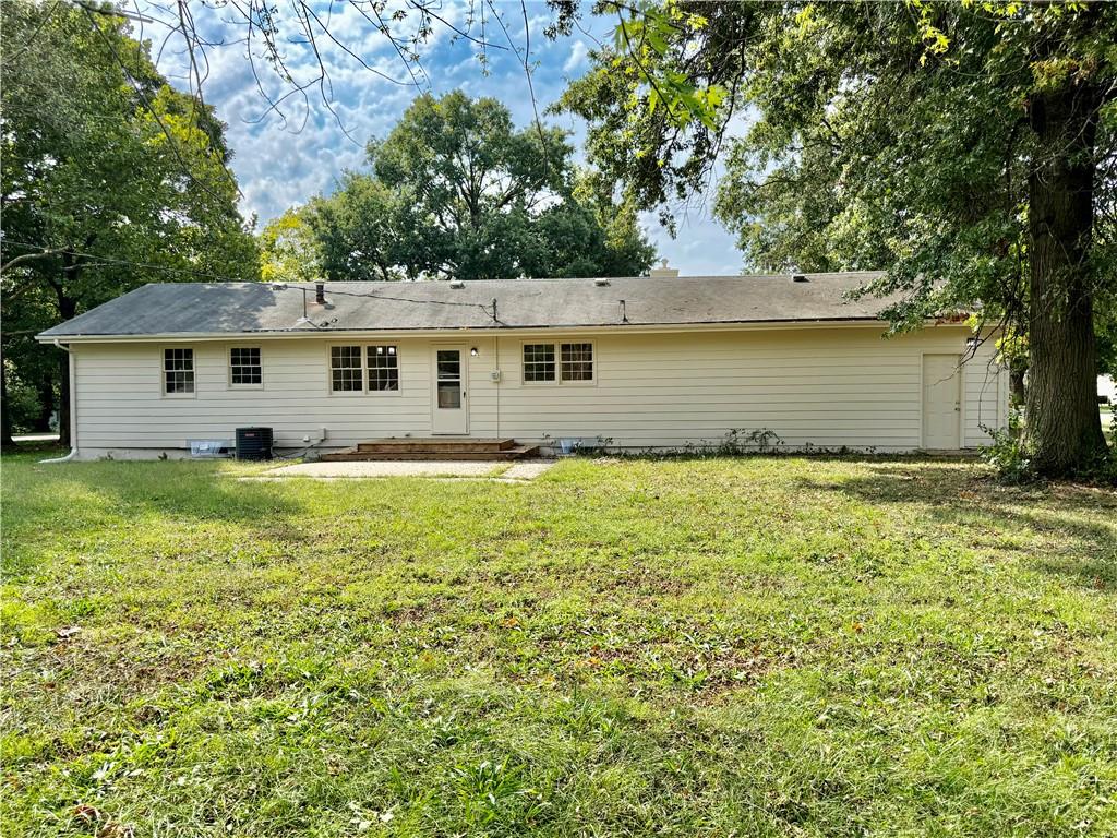 407 E Elm Street Property Photo 3