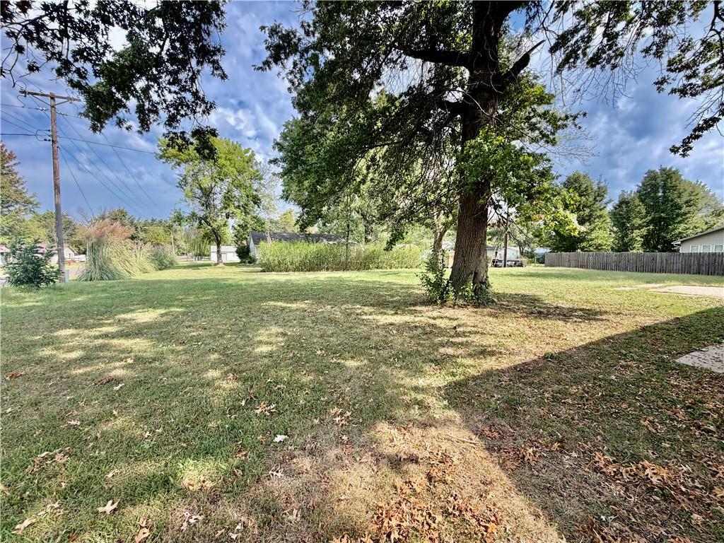 407 E Elm Street Property Photo 5