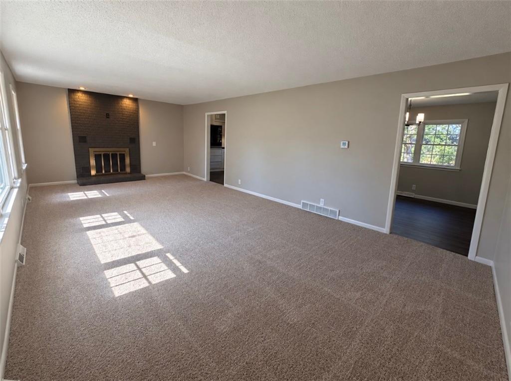 407 E Elm Street Property Photo 6
