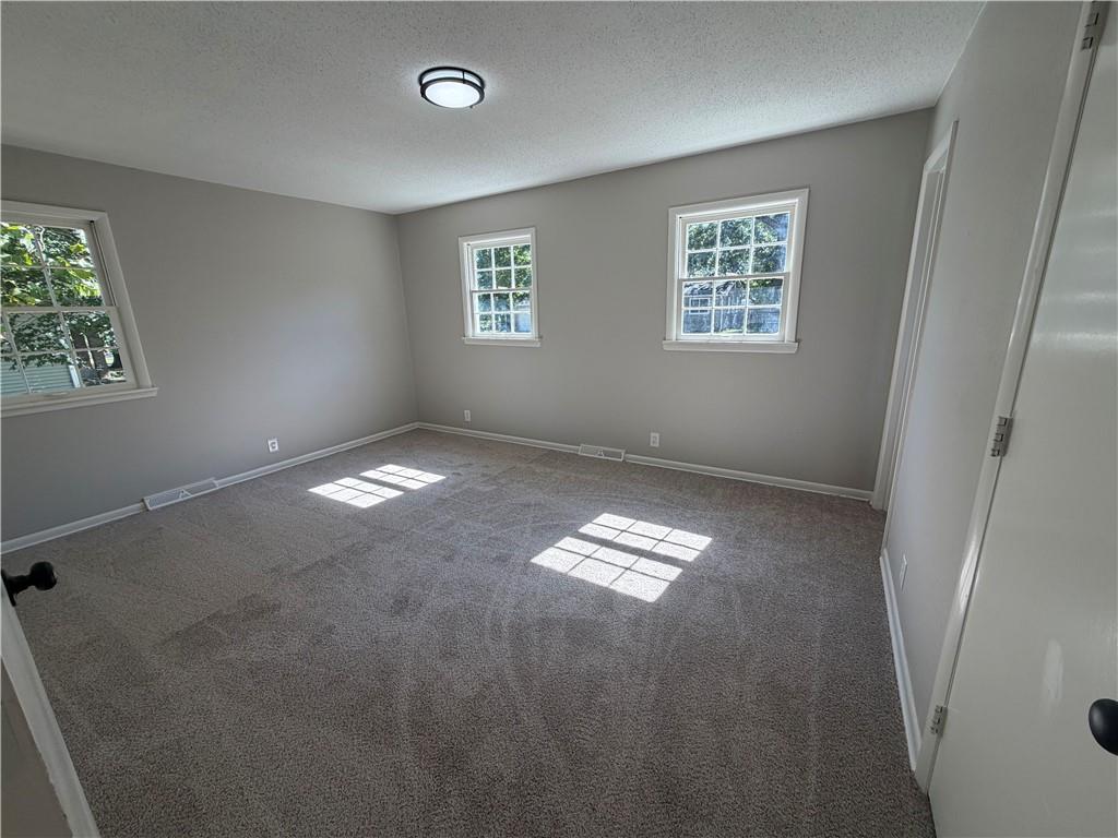 407 E Elm Street Property Photo 11
