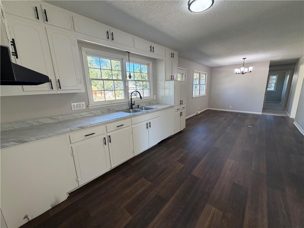 407 E Elm Street Property Photo 22